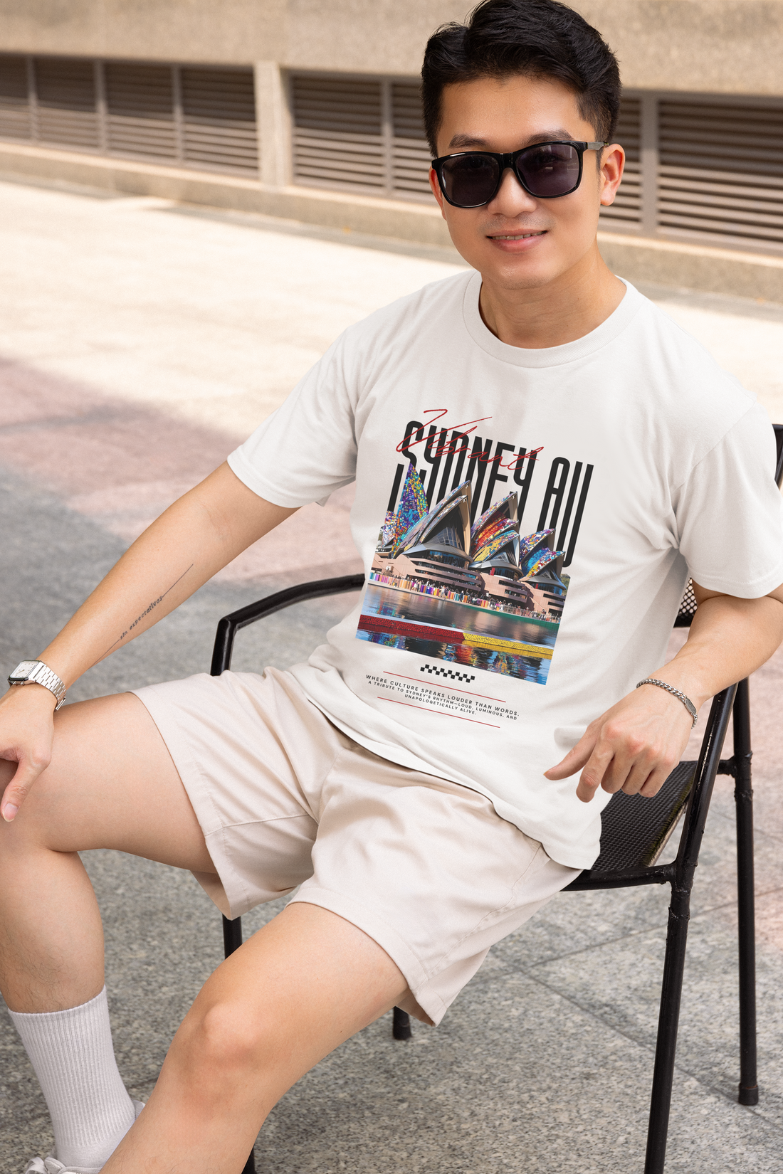 Men's staple tee - Vibrant City