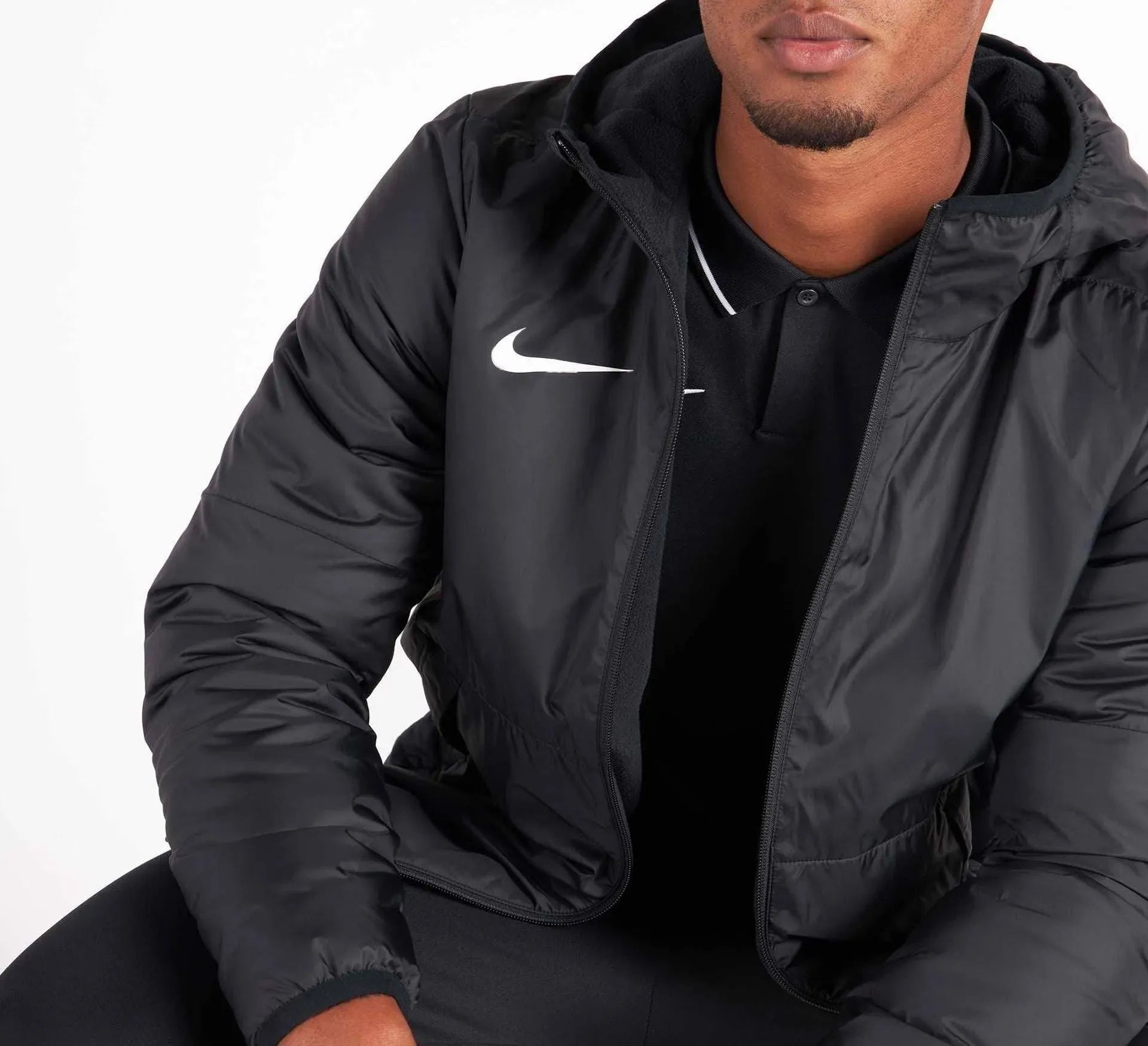empulse-nike-therma-repel-black-jacket-half-zip-styling-shot