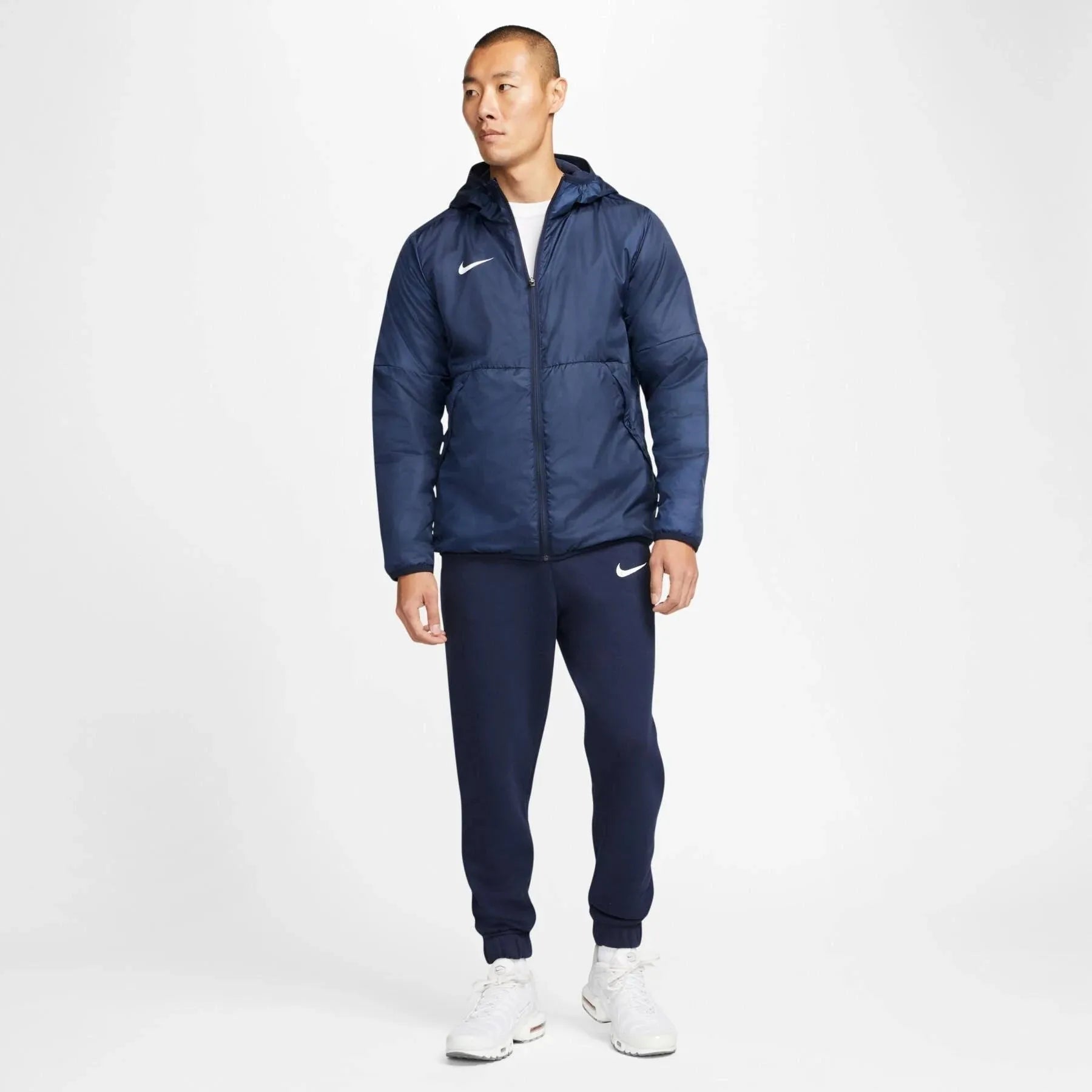 empulse-nike-therma-repel-navy-jacket-standing-styled-look